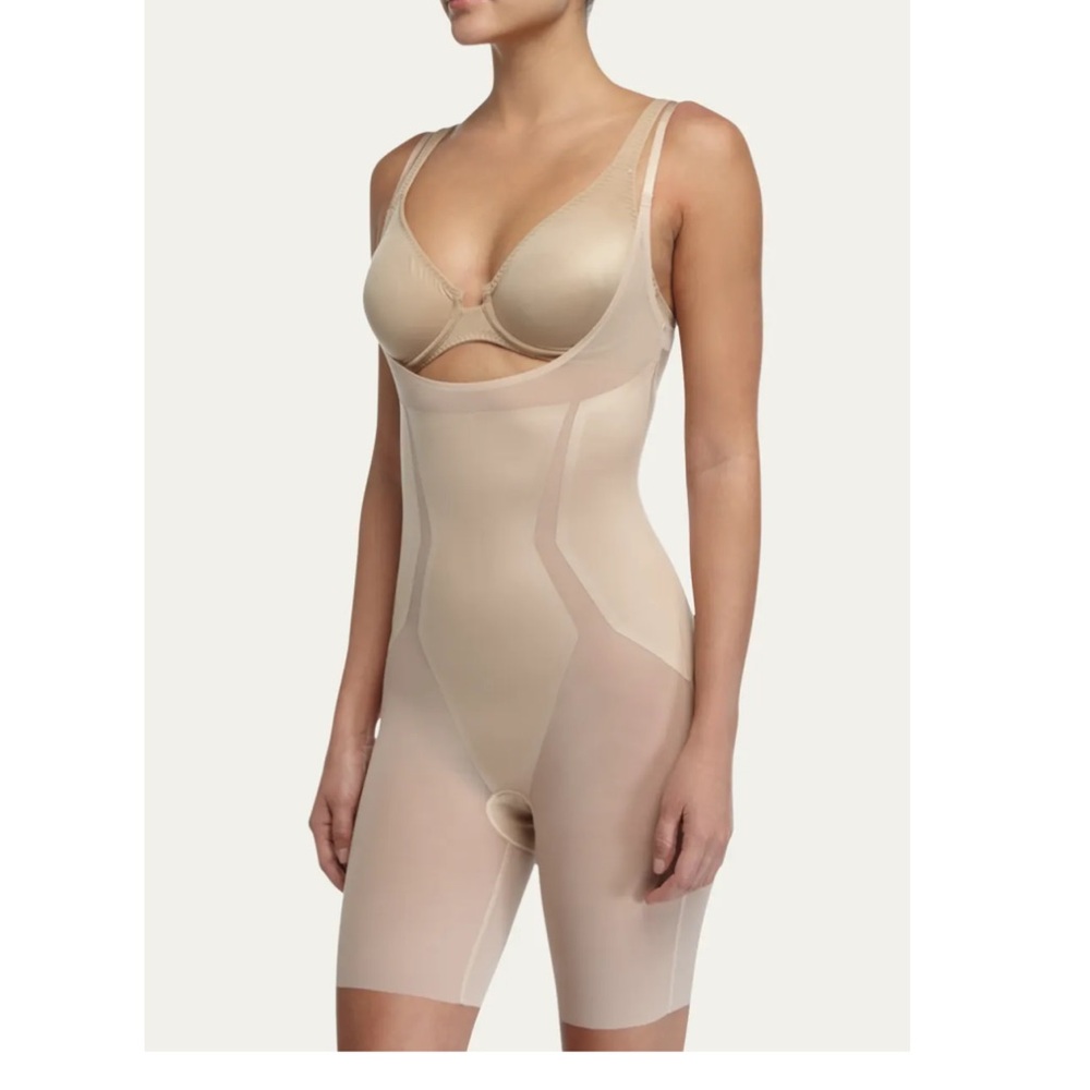 Spanx Haute Contour Open-Bust Mid-Thigh Bodysuit m